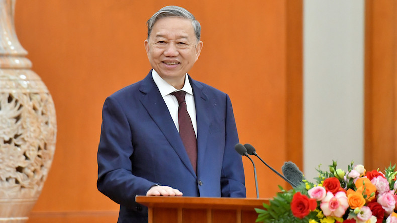 Генеральный секретарь ЦК КПВ То Лам выступает на конференции. Фото: Данг Кхоа Генеральный секретарь ЦК КПВ То Лам выступает на конференции. Фото: Данг Кхоа