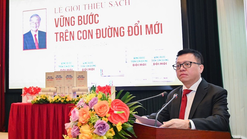 Товарищ Ле Куок Минь выступает на церемонии. Фото: Тхэ Дай Товарищ Ле Куок Минь выступает на церемонии. Фото: Тхэ Дай