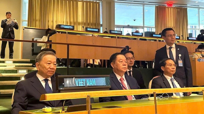 Вьетнамская делегация на саммите. Фото: ВИА Вьетнамская делегация на саммите. Фото: ВИА