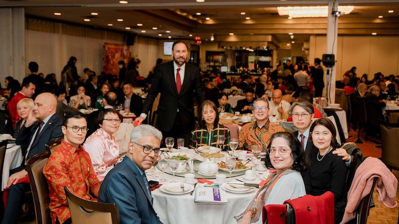 Участники программы «Весна на Родине» в Ванкувере. Фото: baoquocte.vn Участники программы «Весна на Родине» в Ванкувере. Фото: baoquocte.vn