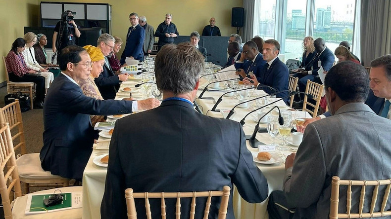 Рабочей встреча между лидерами стран по Консенсусу 4P. Фото: МИД Вьетнама Рабочей встреча между лидерами стран по Консенсусу 4P. Фото: МИД Вьетнама