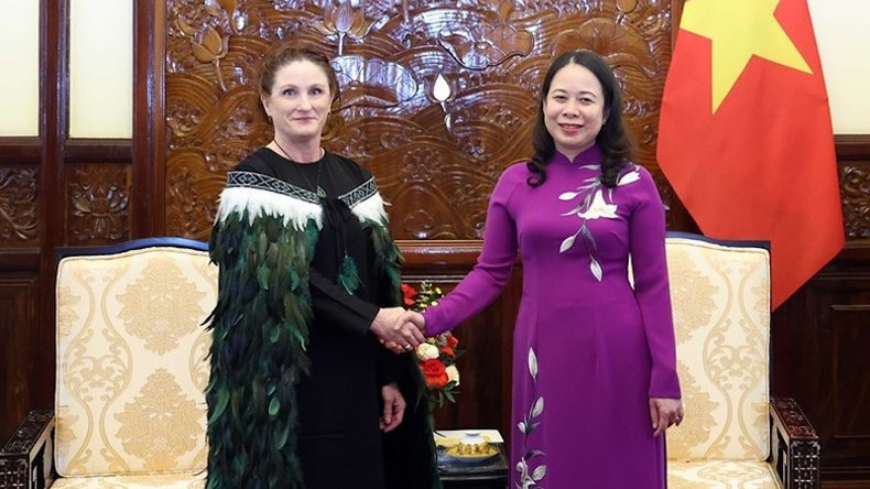 И.о. Президента Во Тхи Ань Суан и Посол Новой Зеландии Кэролайн Рэйчел Бересфорд. Фото: ВИА И.о. Президента Во Тхи Ань Суан и Посол Новой Зеландии Кэролайн Рэйчел Бересфорд. Фото: ВИА