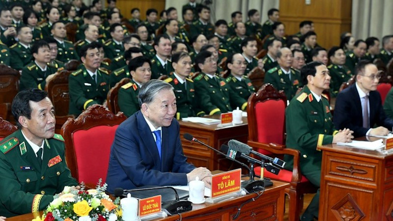 Генеральный секретарь ЦК КПВ То Лам выступает на встрече. Фото: Данг Кхоа Генеральный секретарь ЦК КПВ То Лам выступает на встрече. Фото: Данг Кхоа