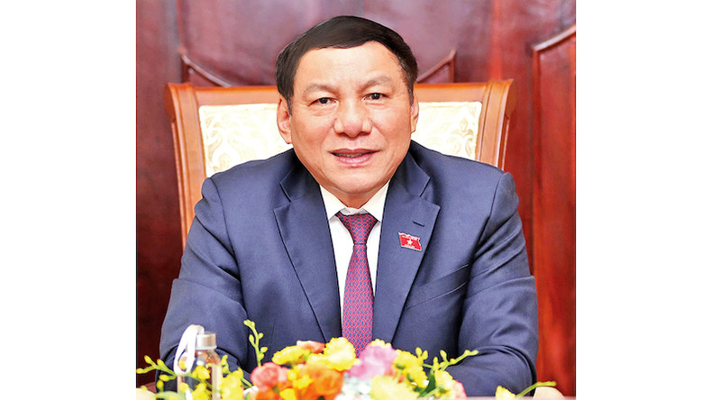 Член ЦК КПВ, Министр культуры, спорта и туризма Нгуен Ван Хунг Член ЦК КПВ, Министр культуры, спорта и туризма Нгуен Ван Хунг