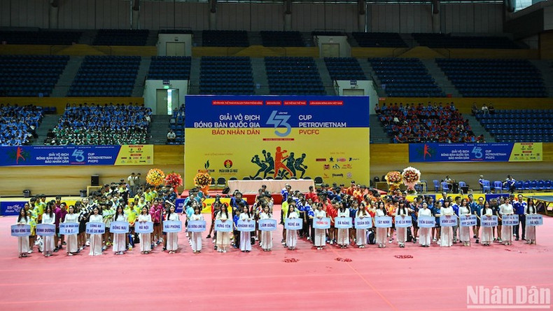 Общий вид церемонии открытия. Общий вид церемонии открытия.