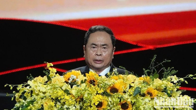 Председатель НС Чан Тхань Ман выступает на церемонии. Председатель НС Чан Тхань Ман выступает на церемонии.