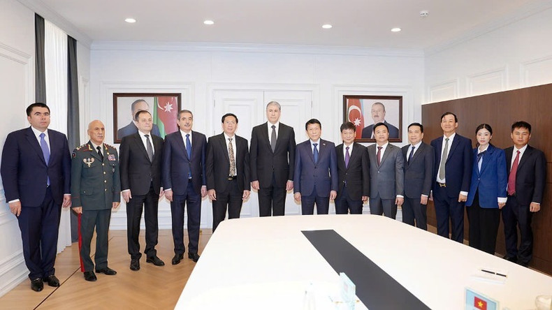 Делегация Министерства общественной безопасности Вьетнама и делегация Министерства внутренних дел Азербайджана.