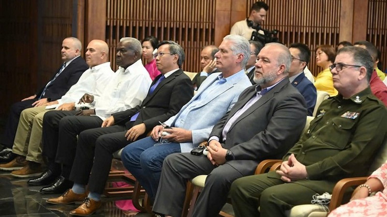 Делегаты на церемонии. Фото: Посольство Вьетнама на Кубе Делегаты на церемонии. Фото: Посольство Вьетнама на Кубе