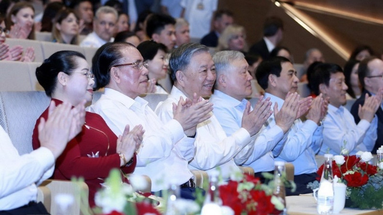 Действующие и бывшие Руководители Партии и Государства на мероприятии. Фото: ВИА