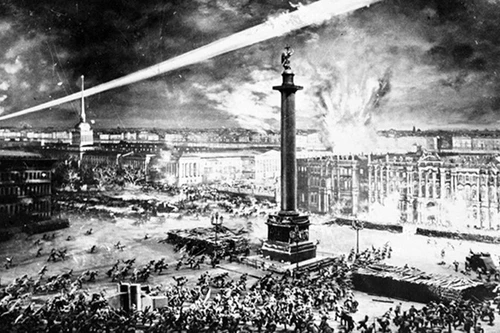 В ночь 7 ноября 1917 г. (25 октября по старому русскому календарю) восставшие атаковали Зимний дворец в Петрограде, положив начало Октябрьской революции в России. Архивное фото