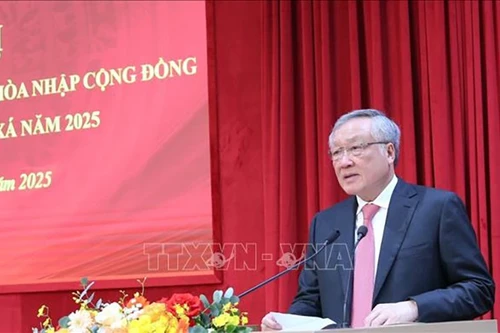 Постоянный заместитель Премьер-министра Нгуен Хоа Бинь выступает на конференции. Фото: ВИА