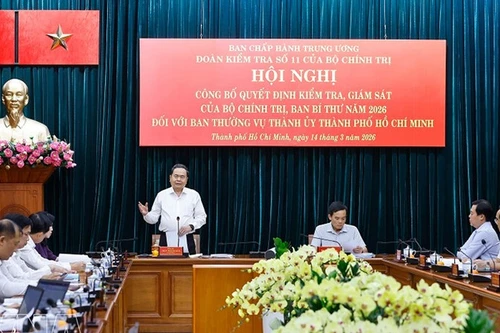 Председатель НС Чан Тхань Ман выступает с речью. Фото: ВИА