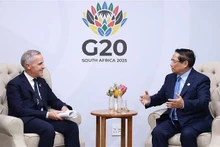 Премьер-министр Фам Минь Тьинь встретился с Премьер-министром Канады Марком Карни. (Фото: ВИА)