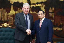 Премьер-министр Правительства Фам Минь Тьинь принял г-на Эдуарда Стифхаута, старшего вице-президента корпорации ASML (Нидерланды). (Фото: ВИА)