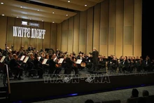 Симфонический оркестр Санкт-Петербурга под управлением дирижёра Николая Алексеева выступил на концерте. (Фото: ВИА)