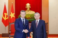 Генеральный секретарь ЦК КПВ То Лам принимает Министра войны США Пита Хегсета в здании ЦК КПВ. (Фото: ВИА)