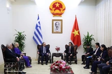 Заместитель Премьер-министра Хо Куок Зунг принял первого заместителя Председателя Парламента Греции. (Фото: ВИА)