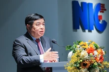 Заместитель Премьер-министра Нгуен Чи Зунг выступает на церемонии. (Фото: ВИА)