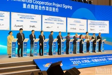 Церемония подписания экономико-торговых проектов на открытии форума.