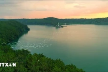 Озеро Т’Нынг, также известное как Бьенхо, называют «глазами Плейку»; это одна из самых известных туристических достопримечательностей провинции Жалай. (Фото: ВИА)