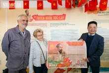 Представление 80-летнего пути независимости, свободы, счастья Вьетнама на Празднике газеты «Юманите»