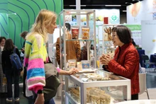 Акционерное общество «Лонгшон» (Вьетнам) представляет на Biofach 2026, ведущей в мире ярмарке органического сельского хозяйства, продукцию из кешью, в том числе ядра кешью и органические жареные орехи кешью. (Фото: ВИА)