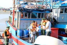 Учебные занятия и диалоги способствовали лучшему пониманию рыбаками действующих норм и рисков, связанных с ННН-промыслом. (Фото: ВИА)