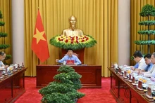 Президент Лыонг Кыонг во время рабочей встречи с Канцелярией Президента.