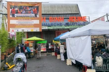 Несмотря на холод и дождь, соотечественники пришли, чтобы отведать вкус родной кухни и активно поддержать сбор пожертвований. Весь доход от ярмарки – почти 5 тысяч евро – будет направлен на помощь жителям пострадавших районов во Вьетнаме.