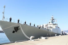 Корабль 015 «Чан Хынг Дао» стоит в порту Куре.