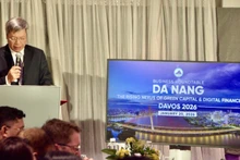 Заместитель председателя Народного комитета Дананга Хо Куанг Быу выступает на конференции.