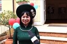 Г-жа Ле Тхи Бить Хыонг дает интервью корреспонденту ВИА. (Архивное фото: ВИА)