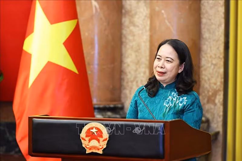 vna-potal-pho-chu-tich-nuoc-vo-thi-anh-xuan-gap-mat-doan-dai-bieu-chu-tich-cong-doan-tieu-bieu-stand-1.jpg
