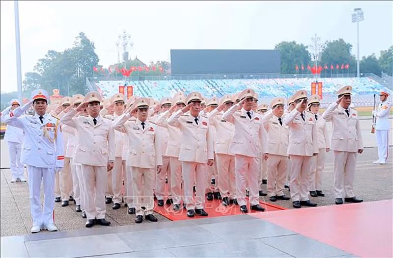 vna-potal-lanh-dao-dang-nha-nuoc-vao-lang-vieng-chu-tich-ho-chi-minh-nhan-dip-80-nam-quoc-khanh-29-stand-1.jpg
