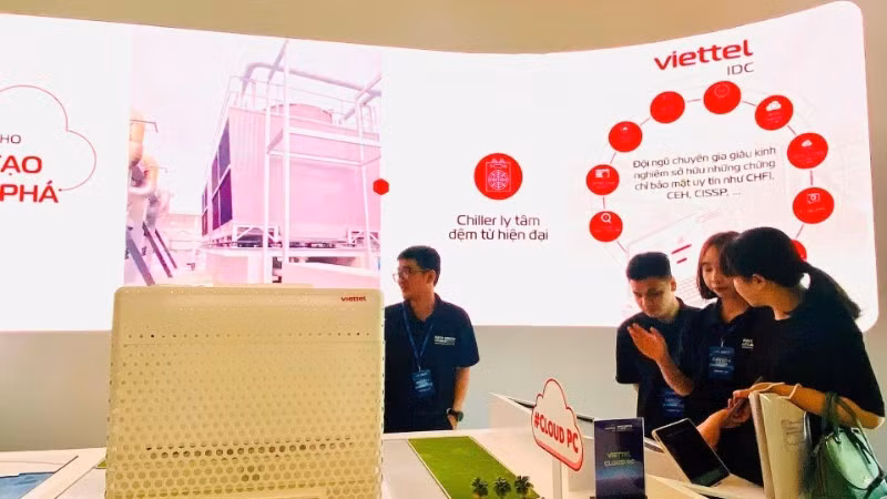На стенде компании «Viettel IDC» представлена модель Центра данных Хоалак. 