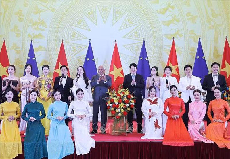 vna-potal-chu-tich-nuoc-chieu-dai-chao-mung-chu-tich-hoi-dong-chau-au-antonio-costa-stand-1.jpg