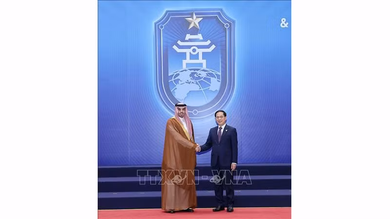 vna-potal-don-cac-truong-doan-du-le-mo-ky-cong-uoc-ha-noi-stand-7.jpg