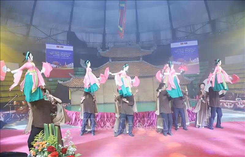 vna-potal-van-hoa-la-cau-noi-giup-gan-ket-tinh-nghia-viet-lao-stand.jpg