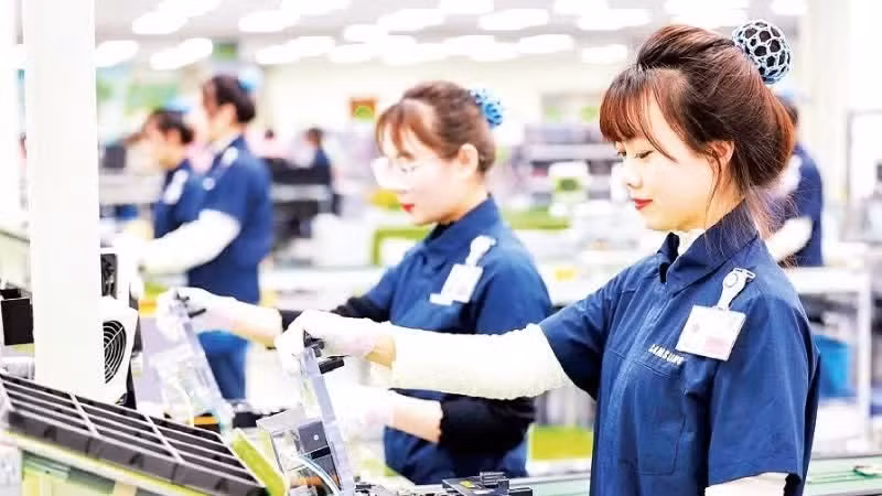 Производство мобильных телефонов на заводе Samsung Electronics Vietnam в провинции Тхайнгуен. Фото: Нгуен Нгок