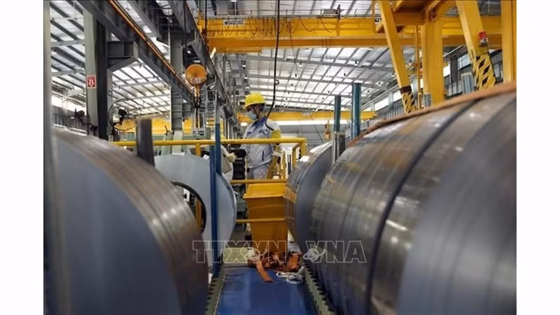 Производство стальных рулонов для экспорта на предприятии JFE Shoji Hai Phong Steel Co. Ltd — компании с японскими инвестициями в промышленно-городском комплексе VSIP Хайфонг. Фото: ВИА