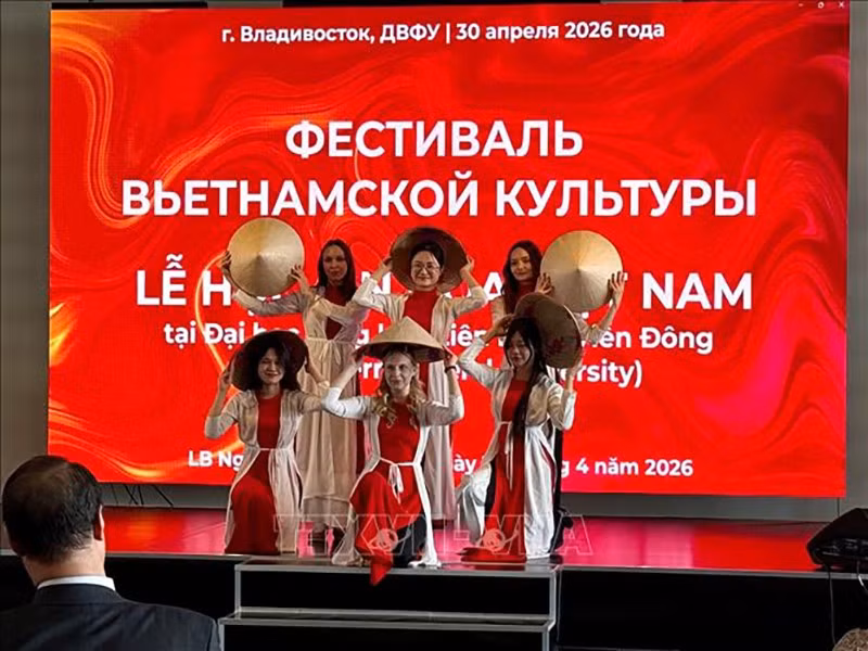 Художественный номер на фестивале. Фото: ВИА