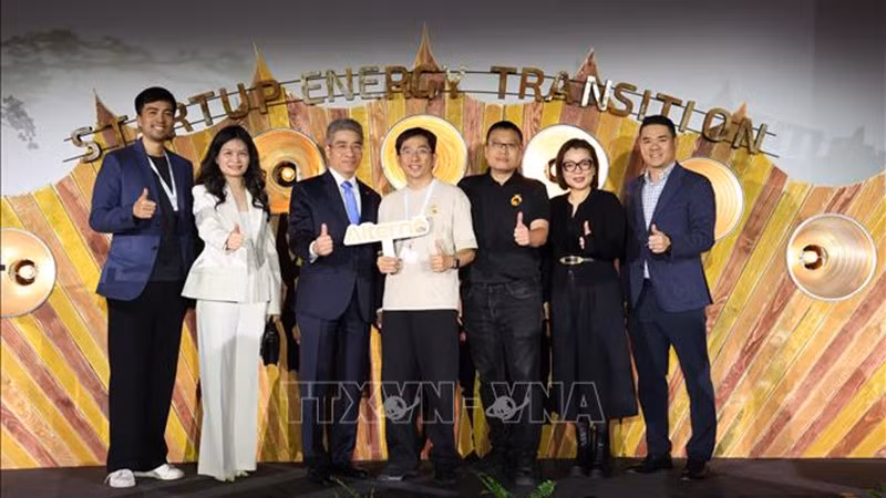 vna-potal-doanh-nghiep-viet-nam-dau-tien-lot-top-15-giai-thuong-uy-tin-ve-nang-luong-cua-duc-stand.jpg