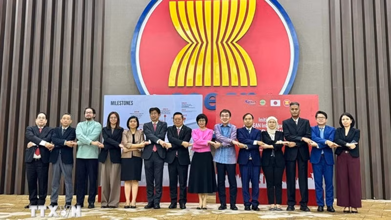 toa-dam-va-trien-lam-ky-niem-25-nam-sang-kien-hoi-nhap-asean2.jpg