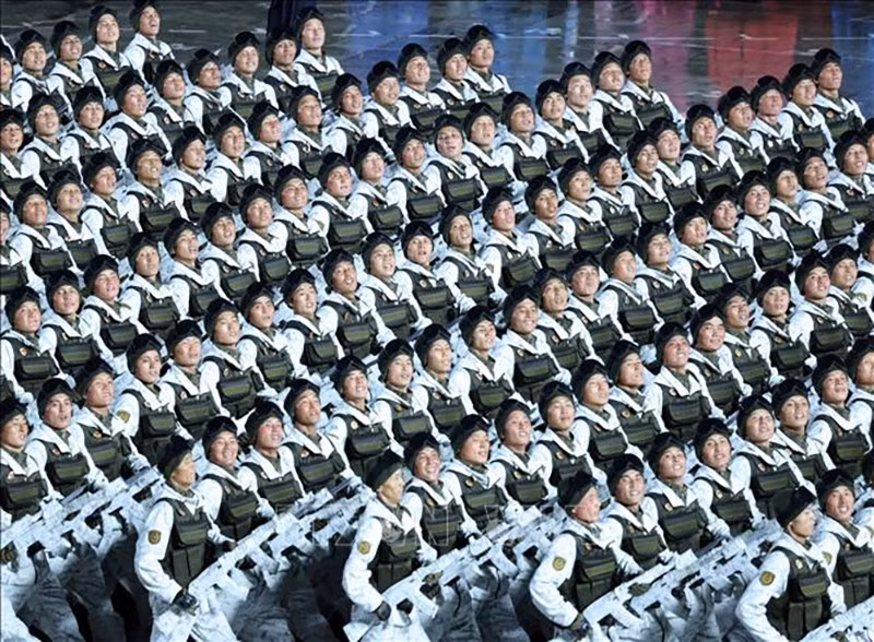 vna-potal-tong-bi-thu-du-le-duyet-binh-ky-niem-80-nam-thanh-lap-dang-lao-dong-trieu-tien-stand-4.jpg