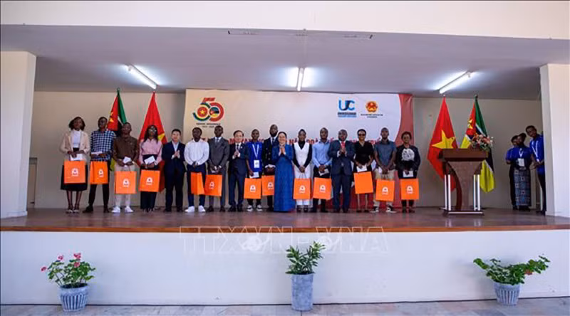 vna-potal-trien-lam-anh-viet-nam-mozambique-50-nam-doan-ket-va-phat-trien-stand-1.jpg