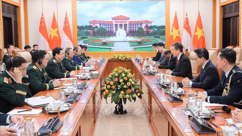 vna-potal-bo-truong-quoc-phong-singapore-tham-chinh-thuc-viet-nam-stand.jpg