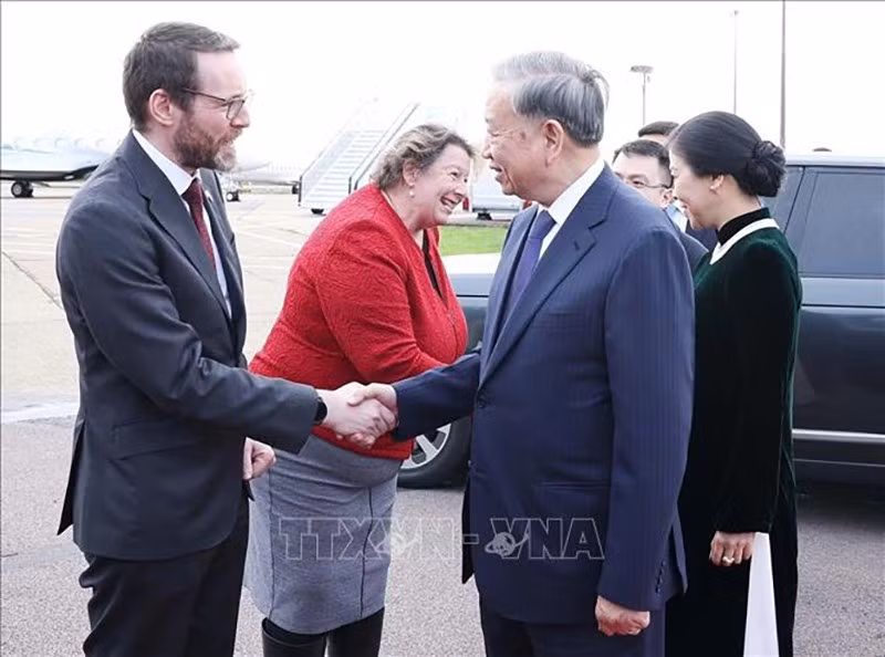 vna-potal-tong-bi-thu-ket-thuc-chuyen-tham-lien-hiep-vuong-quoc-anh-va-bac-ireland-stand-1.jpg