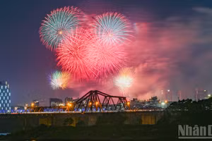 На фоне многочисленных вызовов, с которыми сталкивается мировой туризм, Вьетнам продолжает демонстрировать позитивную динамику роста. (Фото: Тхэ Дай)