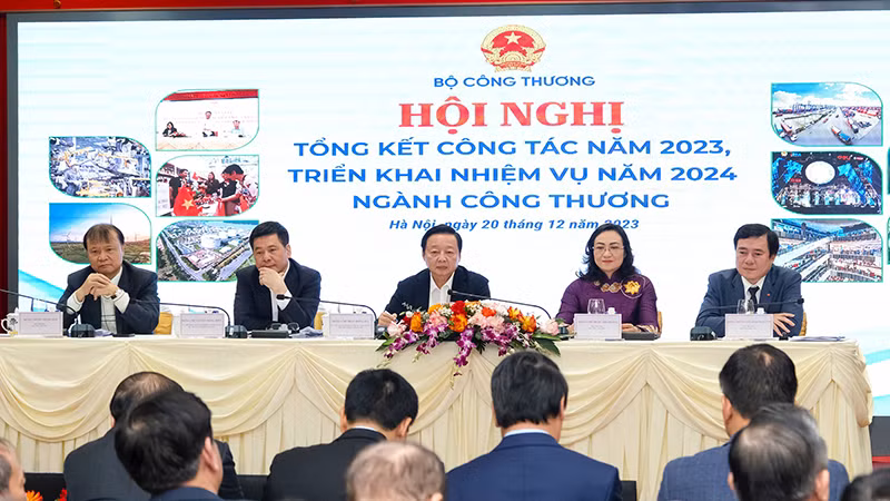 Общий вид конференции. Фото: tapchicongthuong.vn