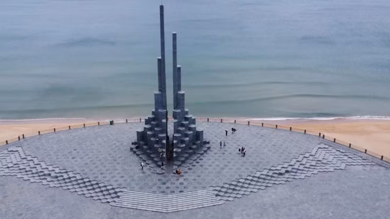 Площадь башни Нгиньфонг в городе Туихоа.